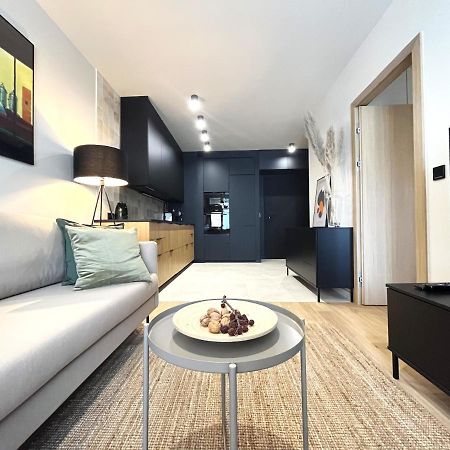 Wyszynskiego Apartment - Self Check-In 20H - Parking &Lift 브로츠와프 외부 사진