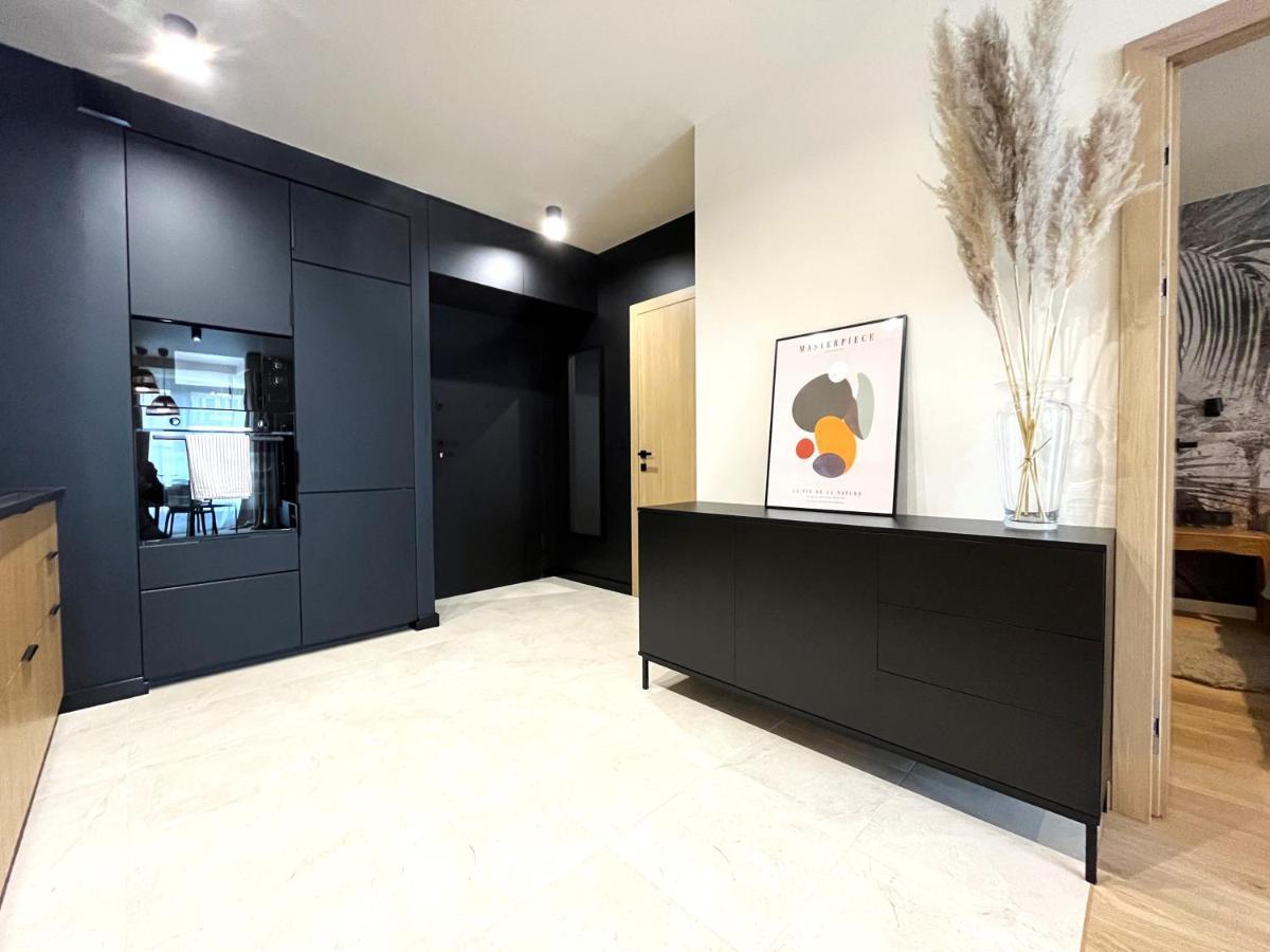 Wyszynskiego Apartment - Self Check-In 20H - Parking &Lift 브로츠와프 외부 사진